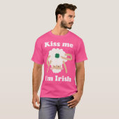 Kiss Me I'M Irish Sheep Funny St Patrick'S Day Hum Tシャツ (正面フル)