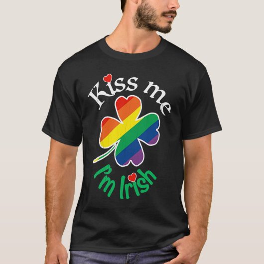 KISS ME I'M IRISH St Patricks Day Gay LGBTQ Rainbo Tシャツ (正面)