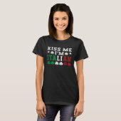 Kiss Me I'm Italian Happy St Patrick's Day Shamroc Tシャツ (正面フル)