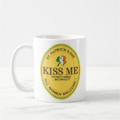 Kiss me I'm not Irish - all women welcome! コーヒーマグカップ (左)