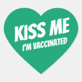 Kiss Me I'm Vaccinated Modern Cute Funny Quote ハートシール (正面)