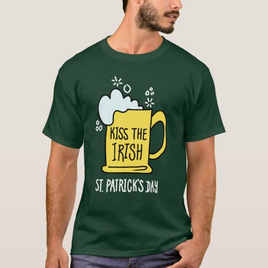 Kiss the Irish Beer St Patrick’s Day T-Shirt Tシャツ (正面)