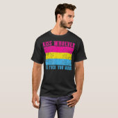 Kiss Whoever The F You Want Pansexual Pride Flag P Tシャツ (正面フル)