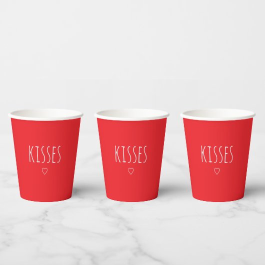 'Kisses' Bold Romantic Red White Valentine's Day 紙コップ (複数)