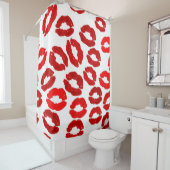 kisses lips lipstick print valentines day pattern シャワーカーテン (インサイチュ)