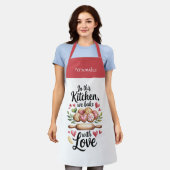 Kitchen Heartfelt Bake With Love Quote Personalize エプロン (着用した状態)