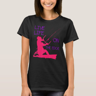 Kitesurferエッジピンで波のライブライフに乗る Tシャツ
