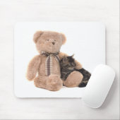 kitten in the arms of a teddy bear マウスパッド (マウス)