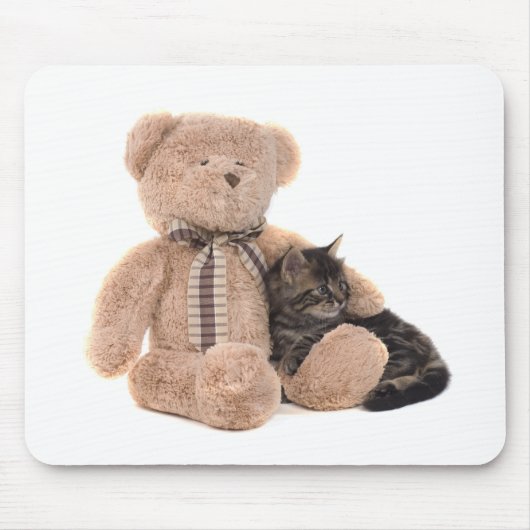kitten in the arms of a teddy bear マウスパッド (正面)