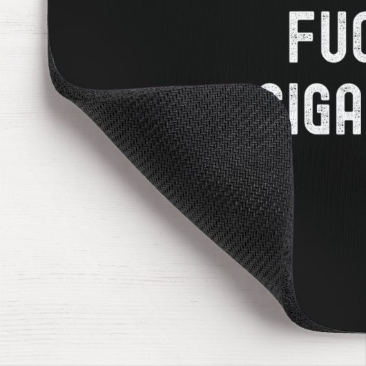 Kitten Needs A Foring Cigarette  マウスパッド (コーナー)