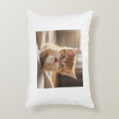 Kitten print Pillow アクセントクッション (正面(垂直))