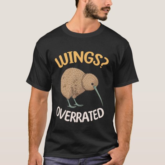 Kiwi Wings Overrated Flightless Bird Humor Tシャツ (正面)
