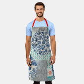 Klassisches Patchworkmuster in Indigo und Türkis エプロン (着用した状態)