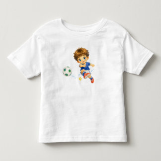 Kleiner Fußballer beim Schuss aufs Tor トドラーTシャツ