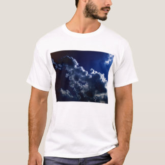 KLMによって離れて壊れる明るい無秩序の積雲 Tシャツ