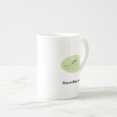 KNのトンボの中国のコップ ボーンチャイナマグカップ (正面右)