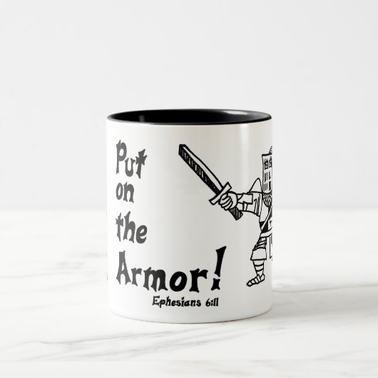 Knight Mugカタパルトの大虐殺のEphesiansの6:11の女性 ツートーンマグカップ (中央)
