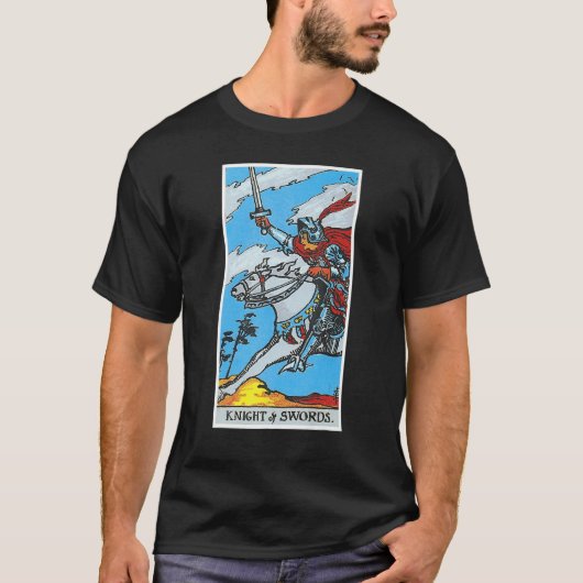 Knight Templar Knight Of Swords Occult Tarot Card Tシャツ (正面)