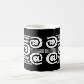 Know Where Ur At @t Sign Black & Whiteデザイン コーヒーマグカップ (中央)