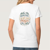 Knowledge is Magic Witchy Academic Quote Book Tシャツ (裏面)