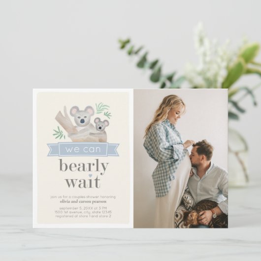 Koala Bear我々はカップルの赤ちゃんシャワーを心待ちできる 招待状 (スタンド正面)