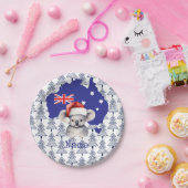 Koala Bear on Australia Flag and Christmas Tree ペーパープレート (パーティー)