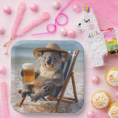 Koala Bear With a Beer on a Beach ペーパープレート (パーティー)