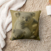 Koala Companions – Tender Wildlife Art Print クッション (ブランケット)