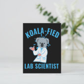 KOALA-FED LAB SCIENTIST - KOALA LAB TECH ポストカード (スタンド正面)