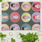 Kokeshiのカラフルな人形 キッチンタオル (折り畳み)