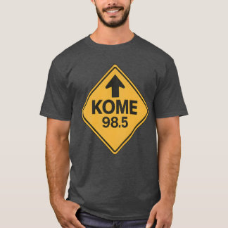 KOME 98.5 FM Road Sign Retro T-Shirt – Yellow Diam Tシャツ