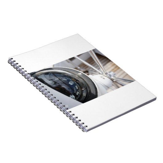 Kompas dat de richting geeft aan een avontuur.  ノートブック (右側)