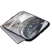 Kompas dat de richting geeft aan een avontuur. ラップトップスリーブ (正面下部)