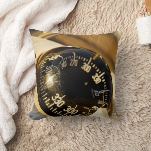 Kompas helpt navigeren en koer behouden.  クッション (ブランケット)