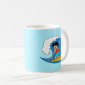 Kona Boy Surfs Big Wave Mug – Hawaiian Surfer Art コーヒーマグカップ (正面右)