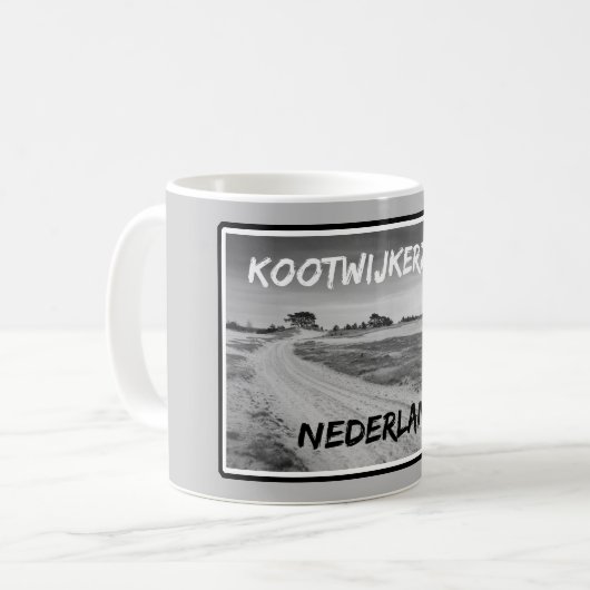 Kootwijkerzand、Nederland、Black and white コーヒーマグカップ (正面左)