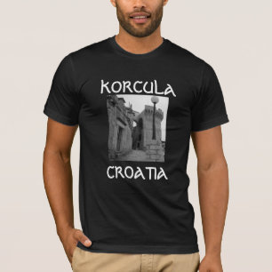 Korculaの石造りの建物 Tシャツ