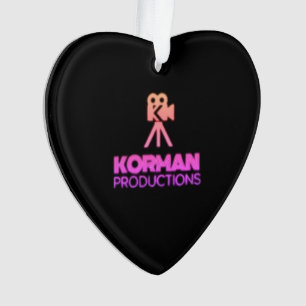 Korman Productions YouTubeチャンネルピンクロゴ オーナメント