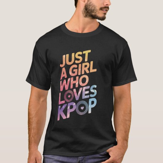 Kpopを愛する女の子 Tシャツ (正面)