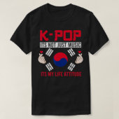 Kpop is not just music Kpop Merch Merchandise Gift Tシャツ (デザイン正面)