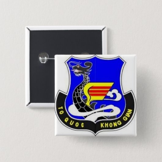 KQVN 缶バッジ (正面&裏面)