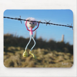 Kracht patser Fubby aan Prikkeldraad. マウスパッド