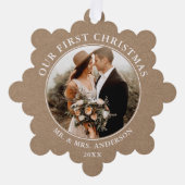 Kraft私たち素朴の初めてのクリスマスカップルの写真 オーナメントカード (正面)