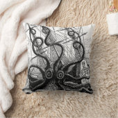 Kraken Eatting帆船 クッション (ブランケット)