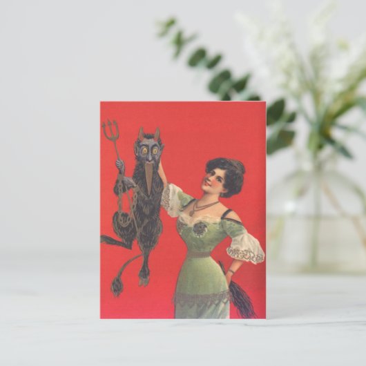 Krampusをつかまえている女性 ポストカード (スタンド正面)