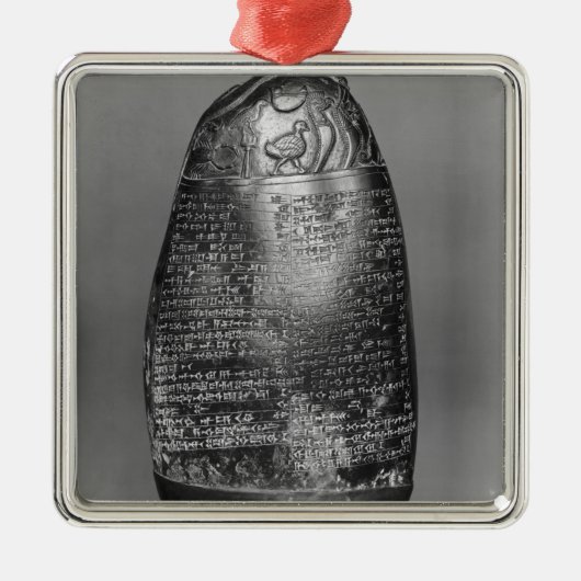 Kudurru メタルオーナメント (正面)