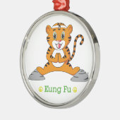 Kung Fu Tiger™のオーナメント メタルオーナメント (左)