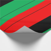 Kwanzaaは赤く黒い緑のストライプパターンを着色します ラッピングペーパー (角)