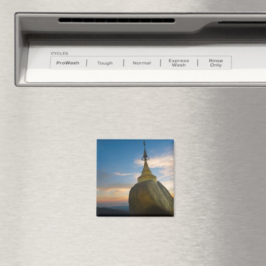 Kyaiktiyo Pagoda at Sunset マグネット (インサイチュ (食洗機))