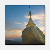 Kyaiktiyo Pagoda at Sunset マグネット (正面)